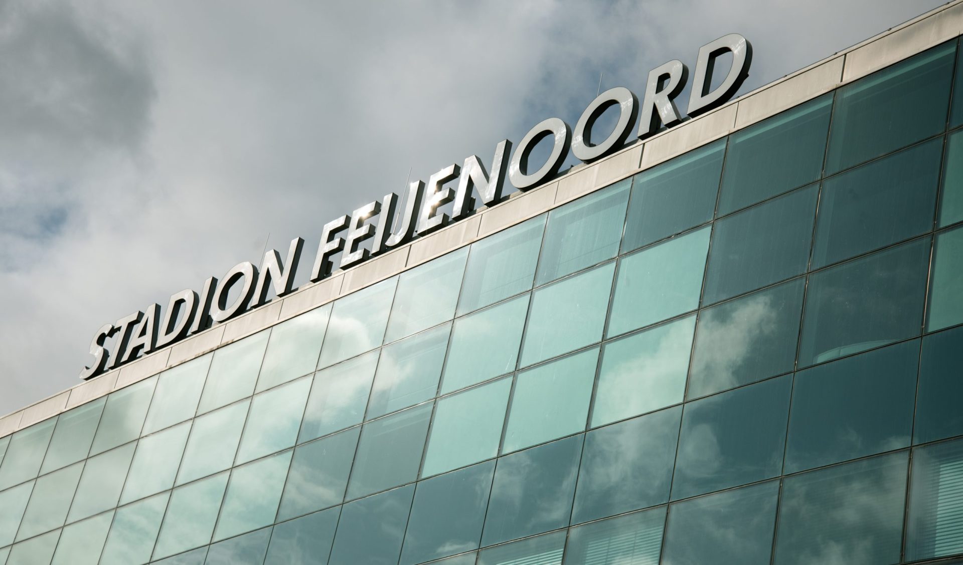 BVB Landscaping Rotterdam Feyenoord grasmat voetbalveld sportveld golfbaan aanleg onderhoud dressgrond