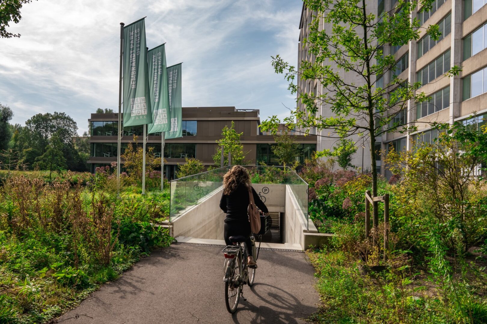 BVB Landscaping - Rembrandtpark Amsterdam fietsenstalling